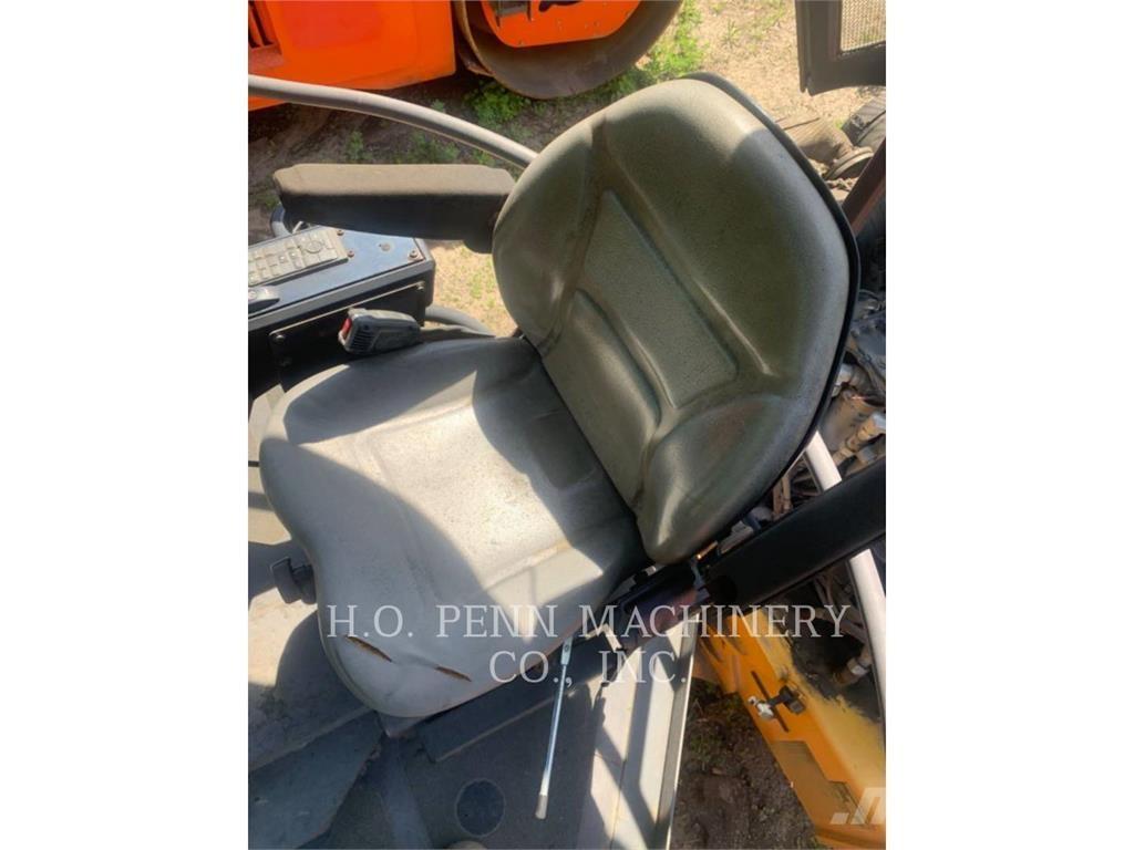 Volvo D110B Půdní kompaktory