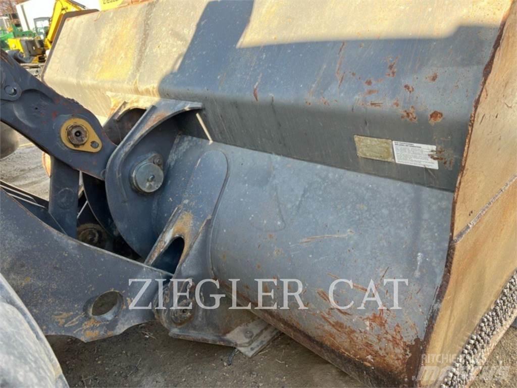 Volvo L220E Kolové nakladače