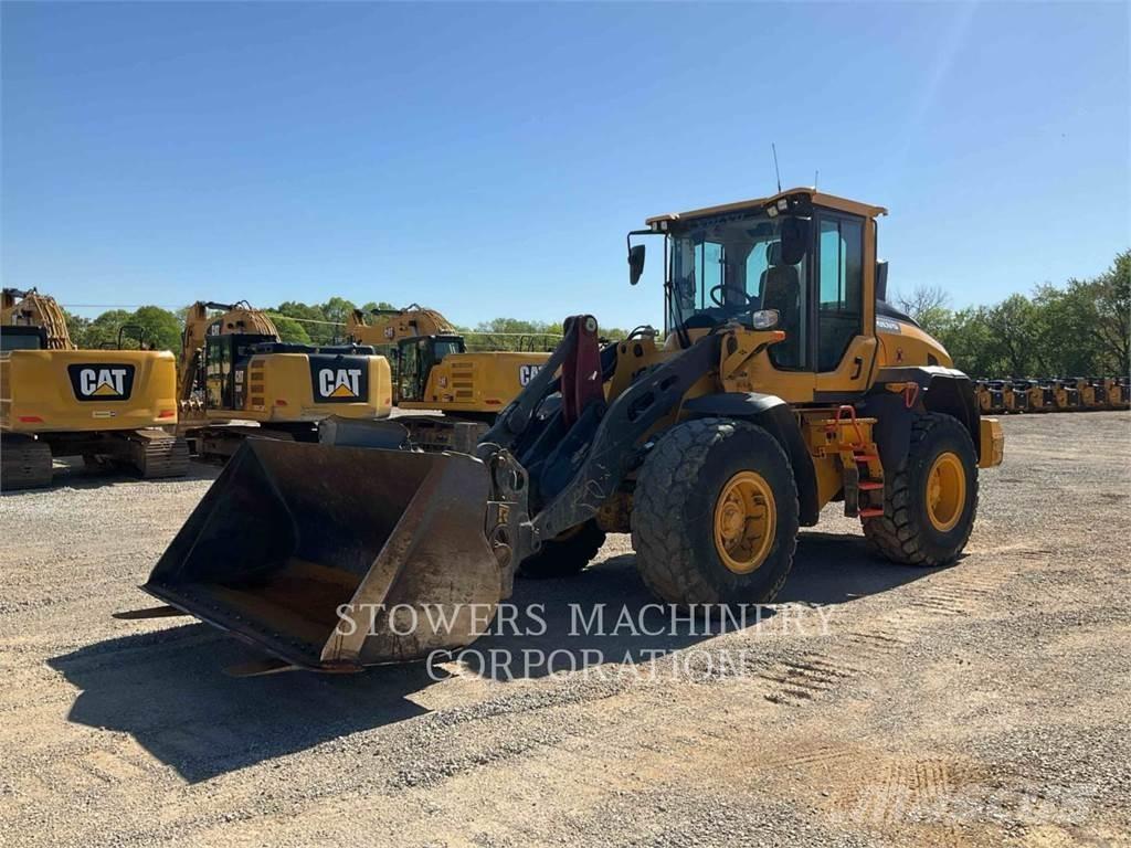 Volvo L60H. Kolové nakladače