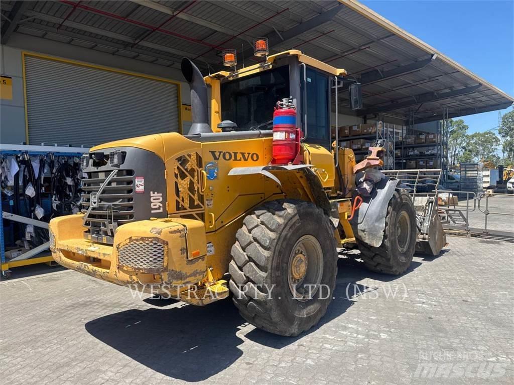 Volvo L90F Kolové nakladače