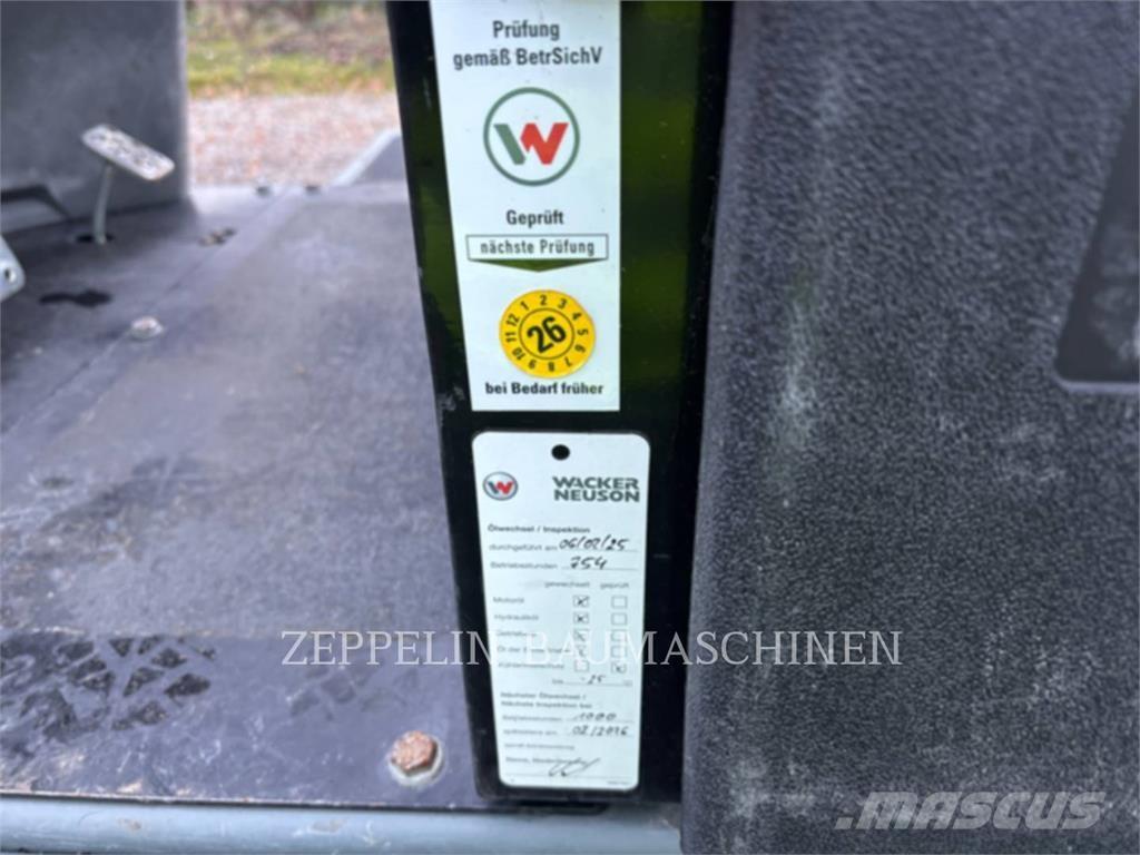 Wacker DW30 Kloubové dempry