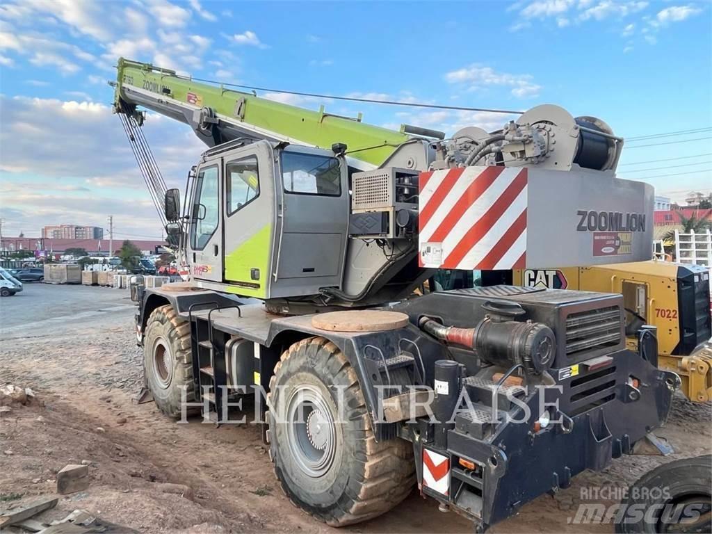 Zoomlion ZRT600 Univerzální terénní jeřáby