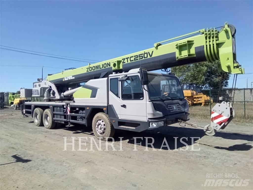 Zoomlion ZTC250V31 Univerzální terénní jeřáby
