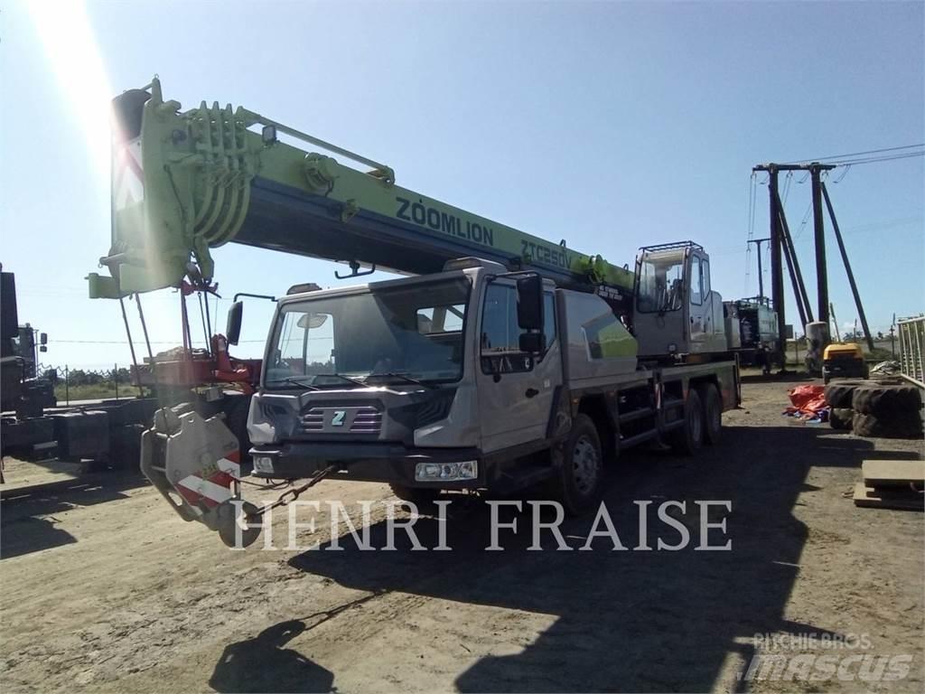 Zoomlion ZTC250V31 Univerzální terénní jeřáby