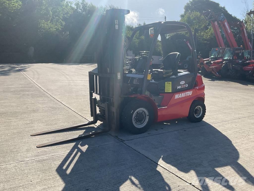 Manitou MI 25 G Teleskopické manipulátory