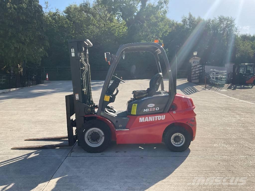 Manitou MI 25 G Teleskopické manipulátory