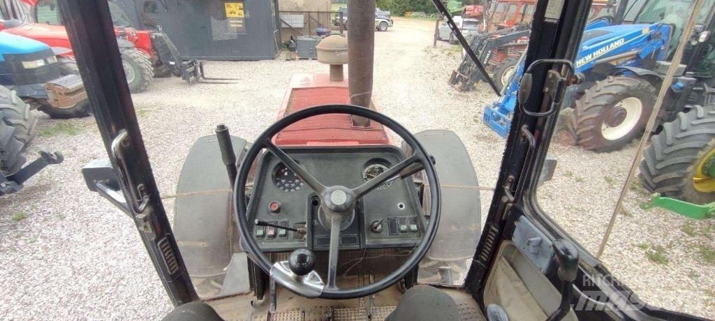 Case IH 1255 XL Traktory