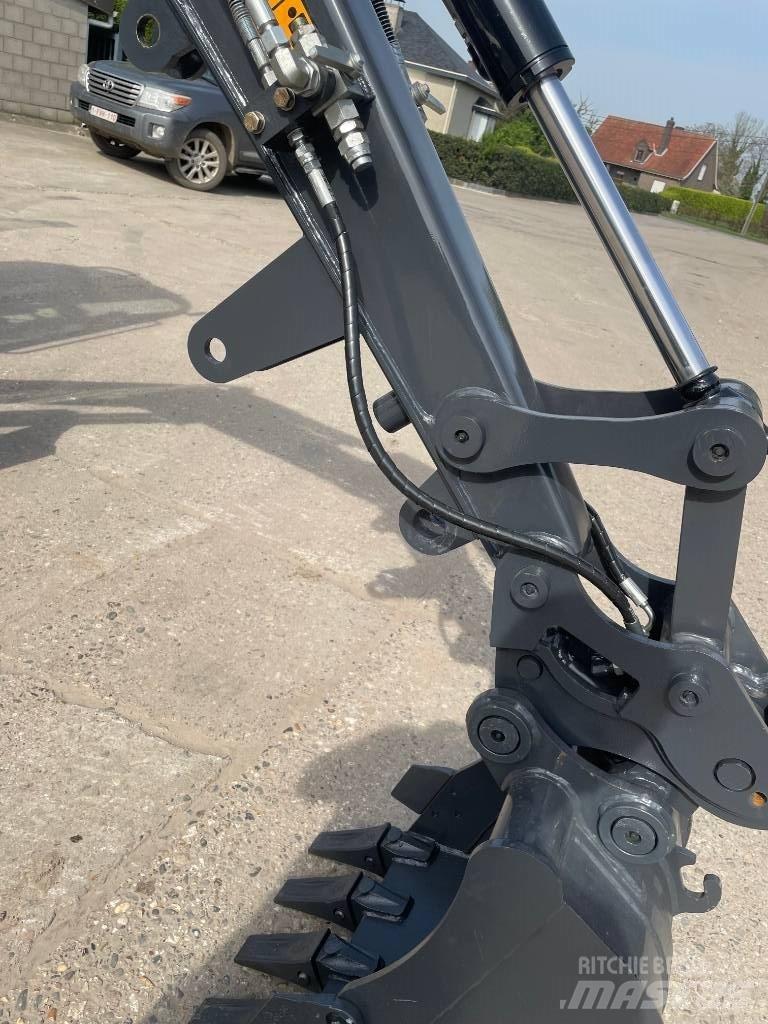 Shantui sd 25 u Mini rýpadla < 7t