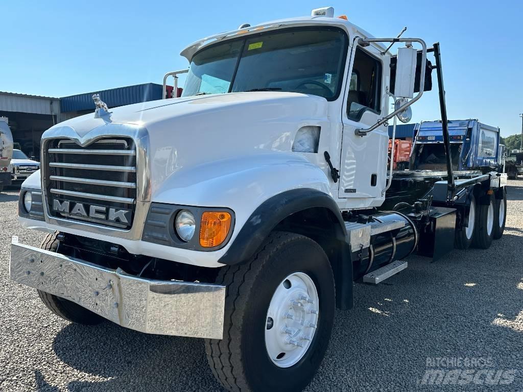 Mack GRANITE CV713 Lanový nosič kontejnerů