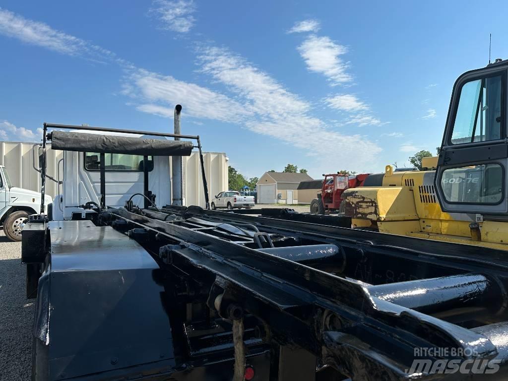Mack GRANITE CV713 Lanový nosič kontejnerů