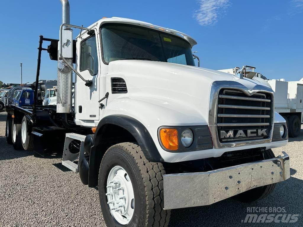 Mack GRANITE CV713 Lanový nosič kontejnerů