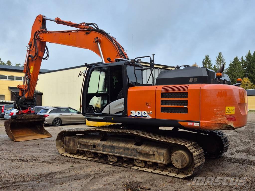 Hitachi ZX 300 LC-6 Pásová rýpadla