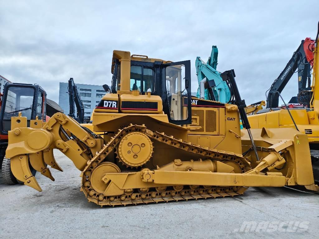 CAT D 7 R Pásové dozery