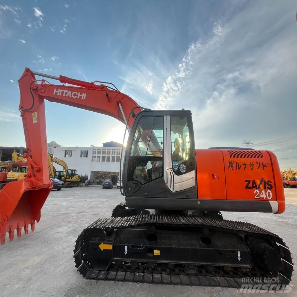 Hitachi ZX 240 Pásová rýpadla