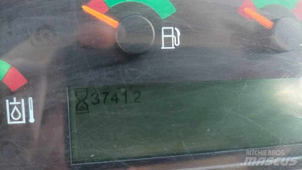 CAT 906 Kolové nakladače