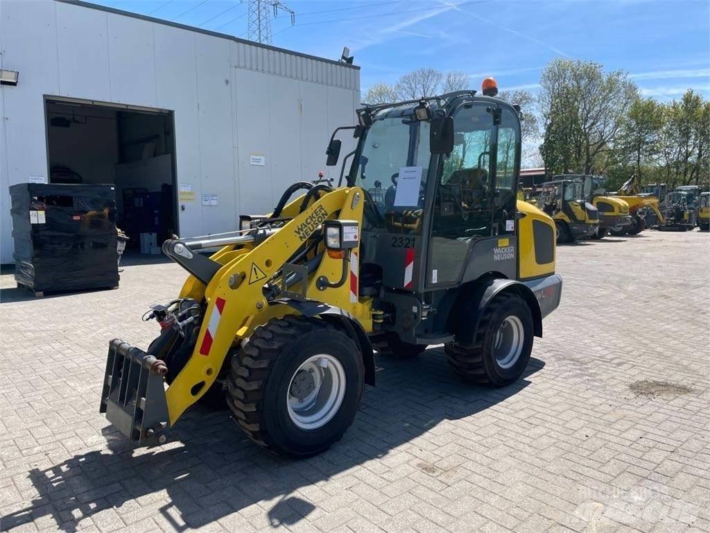 Wacker Neuson WL32 Kolové nakladače