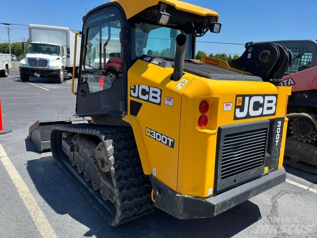 JCB 300 T Smykem řízené nakladače
