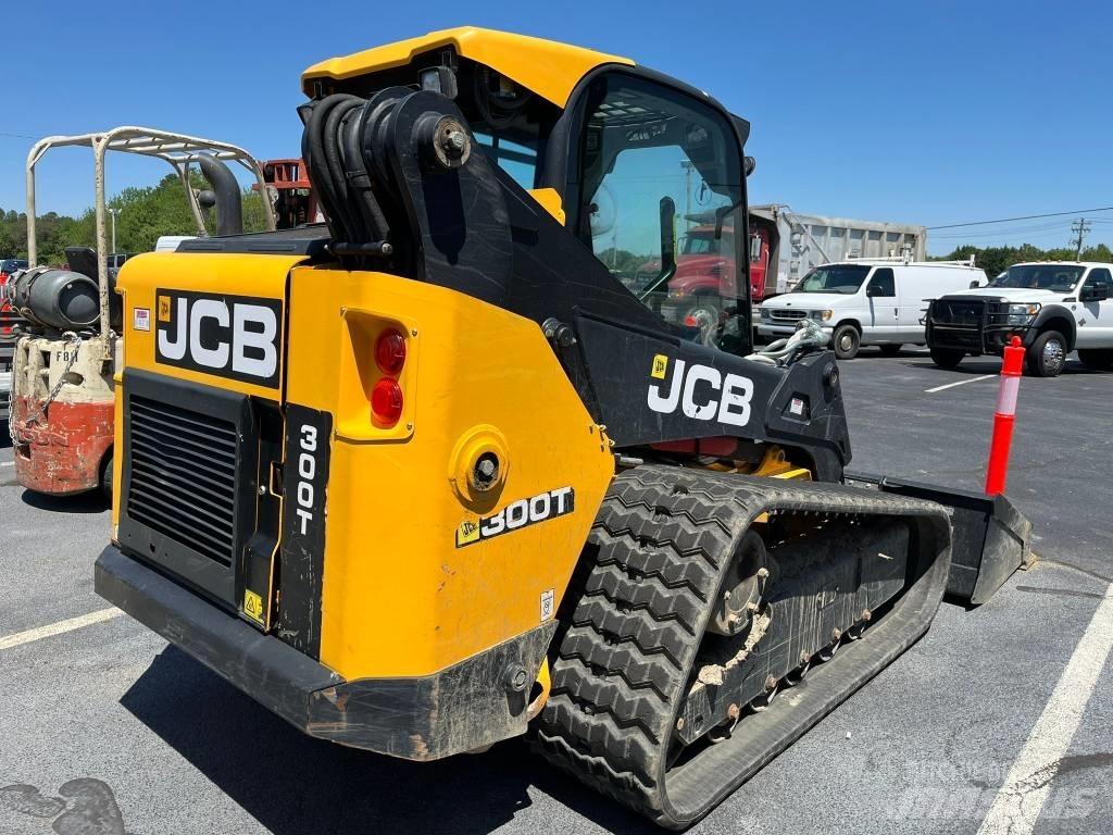 JCB 300 T Smykem řízené nakladače