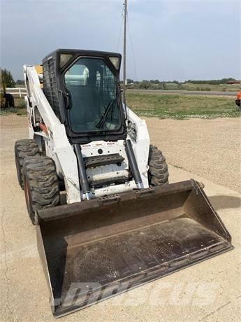 Bobcat S 300 Smykem řízené nakladače