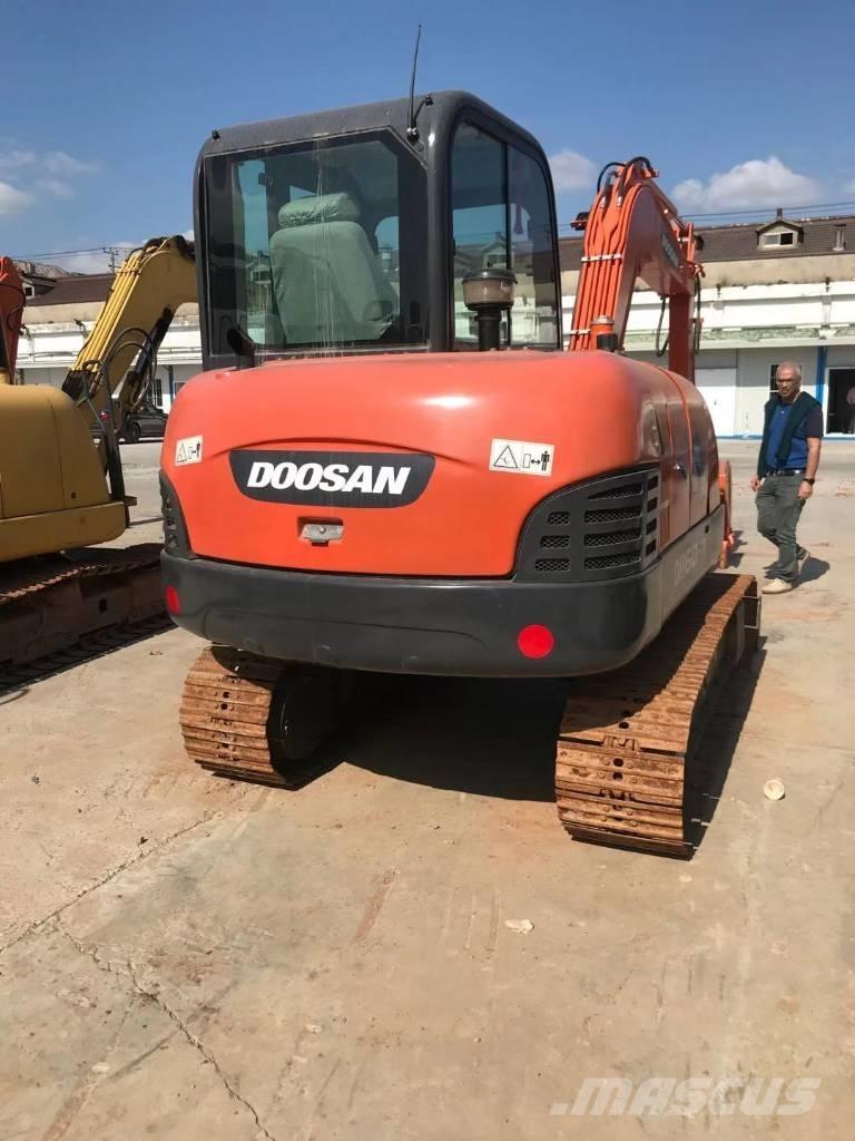 Doosan DX60 Pásová rýpadla