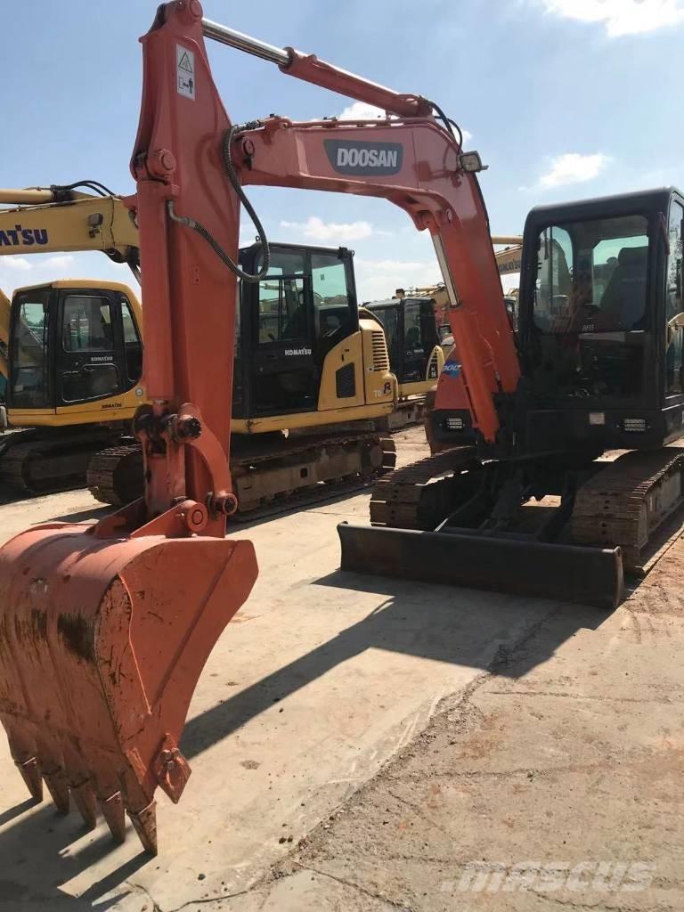 Doosan DX60 Pásová rýpadla