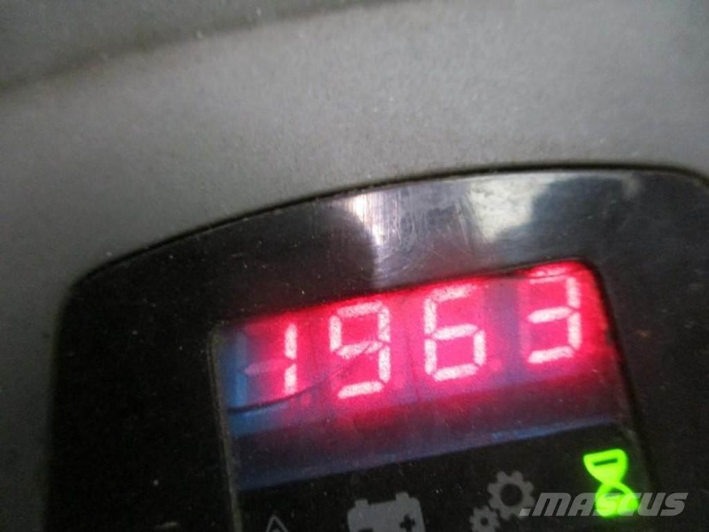 BT LPE 200 Nízkozdvižný vozík s plošinou