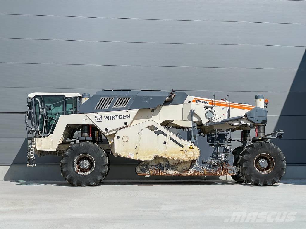 Wirtgen WR 240I Recyklátory asfaltu