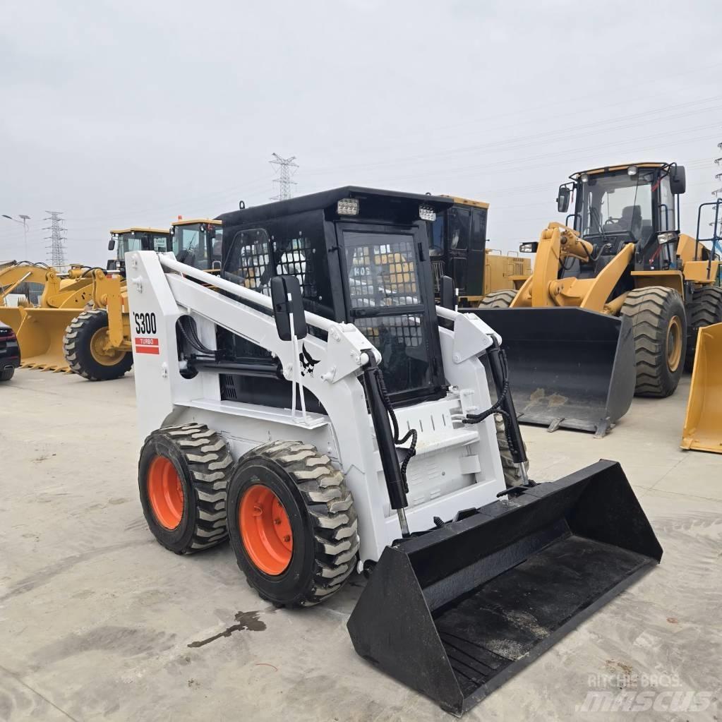 Bobcat S 300 Smykem řízené nakladače