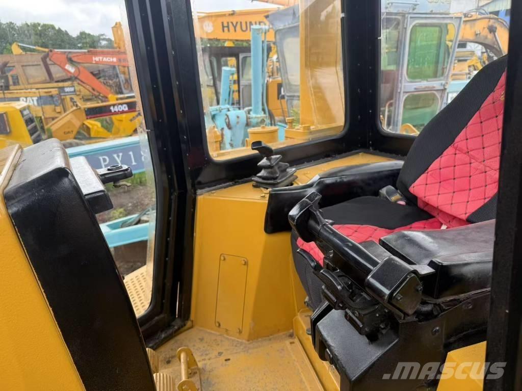 CAT D 6 R Pásové dozery