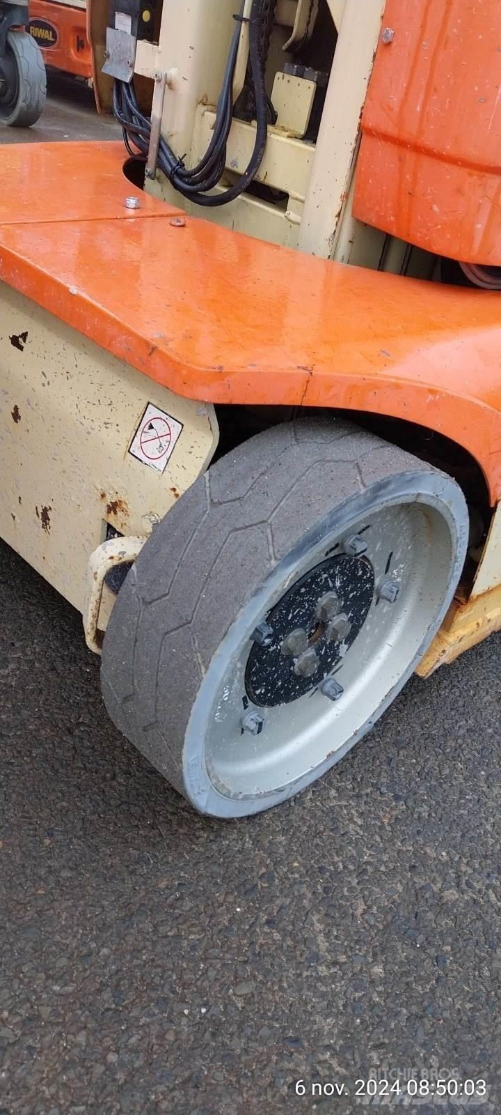 JLG T10E Další zvedače a plošiny