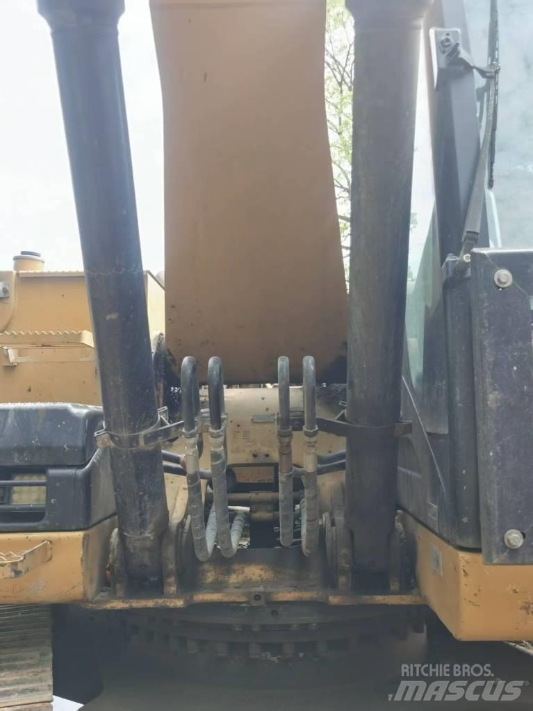 CAT 320 D L Pásová rýpadla