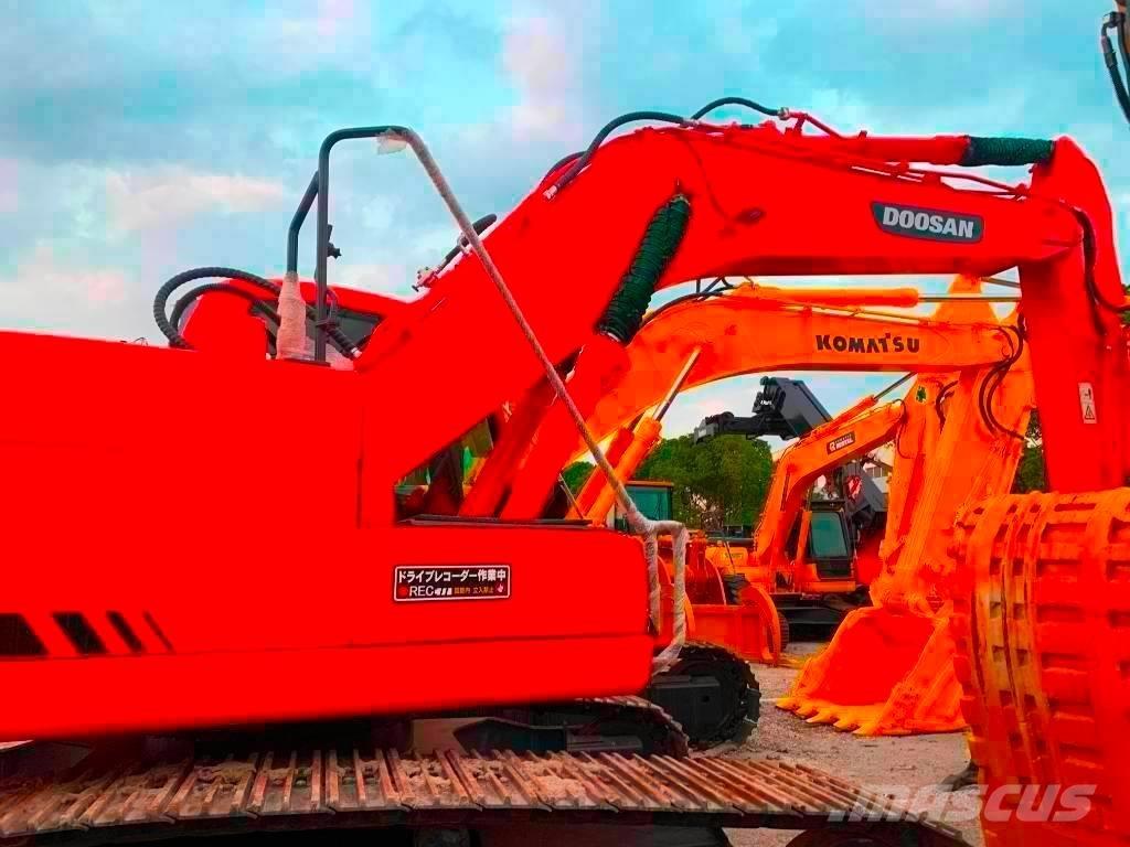 Doosan DX 225 LC Pásová rýpadla