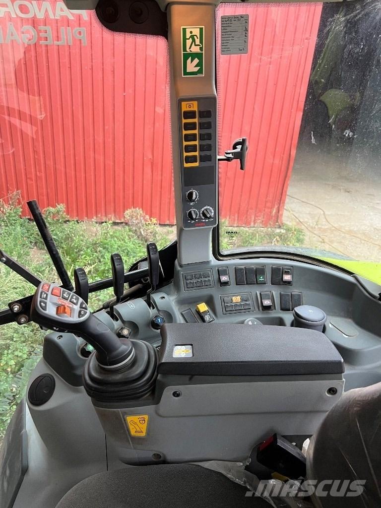 CLAAS Arion 460 CIS Traktory