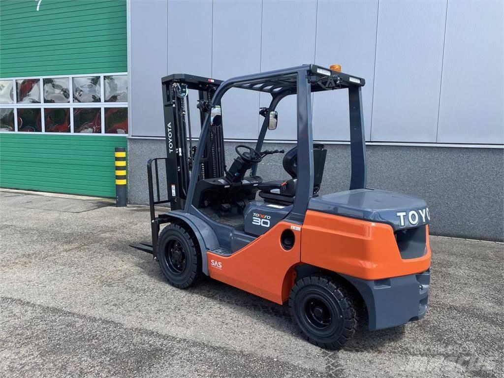 Toyota 52-8FDF30 Dieselové vozíky