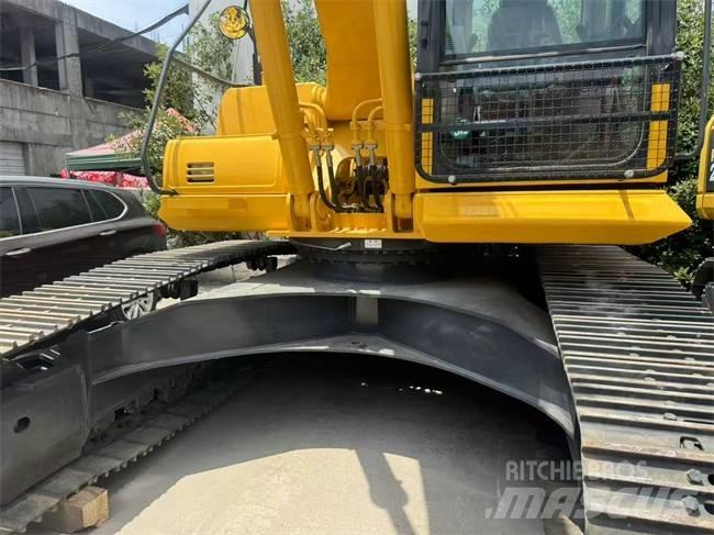 Komatsu PC 220-8 Pásová rýpadla