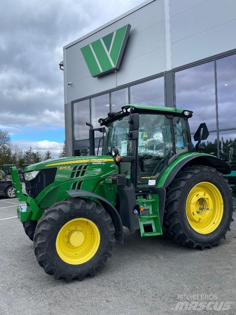 John Deere 6130R Traktory