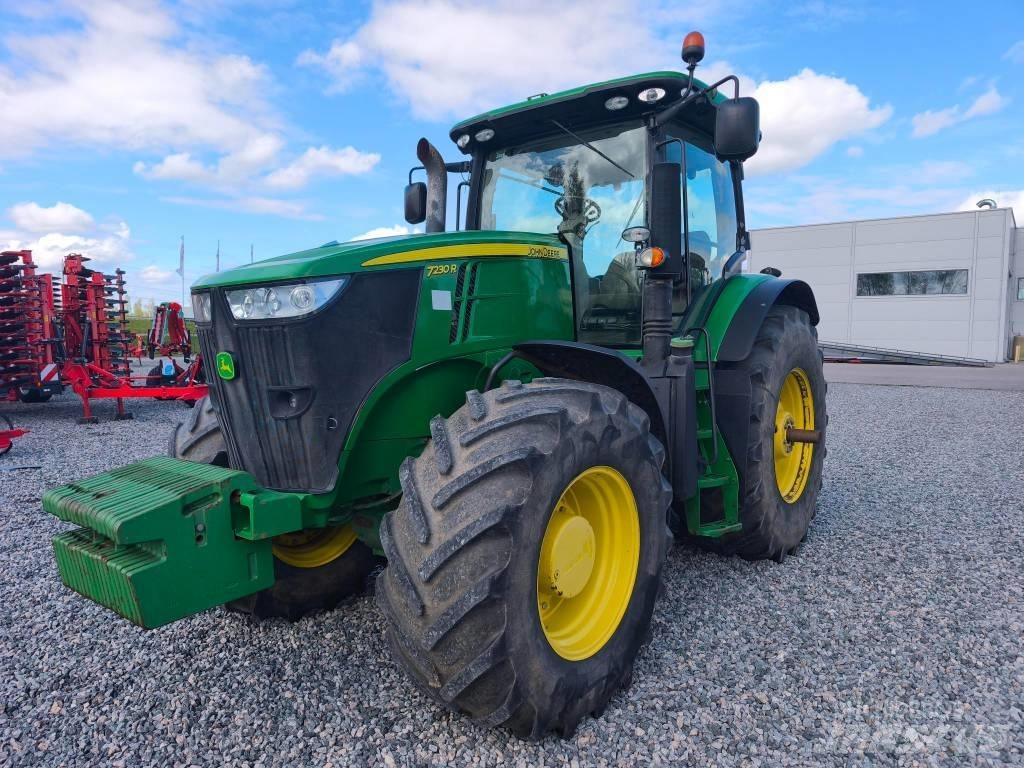 John Deere 7230 R Traktory