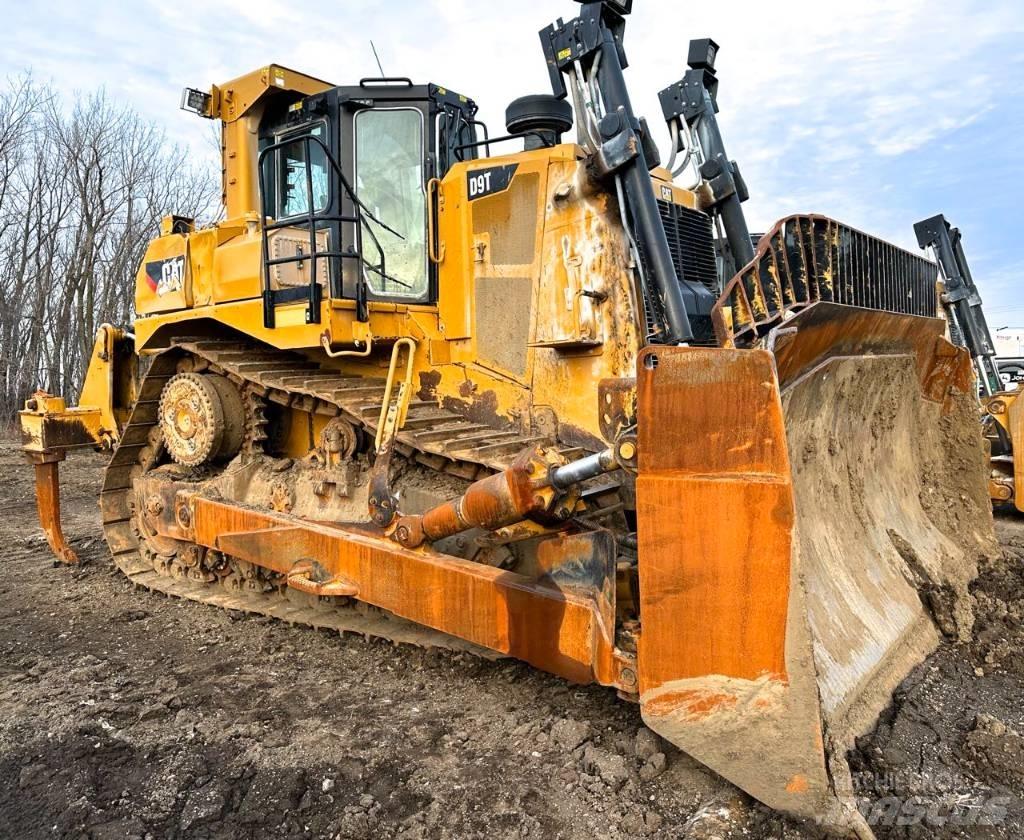 CAT D 9 T Pásové dozery