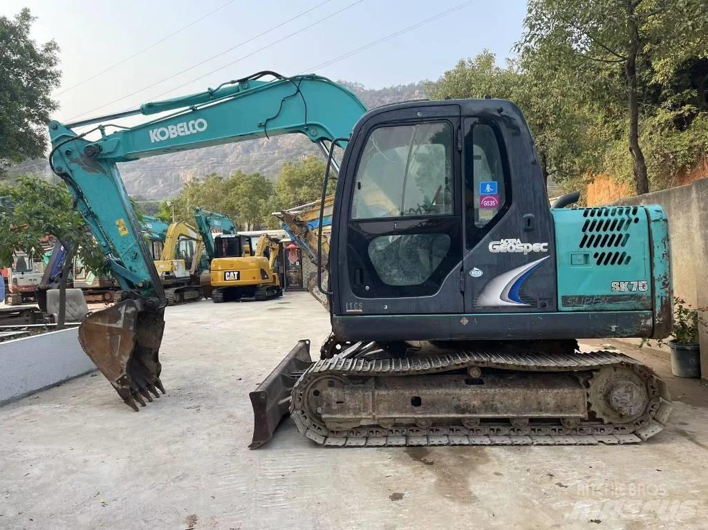 Kobelco SK 75 Pásová rýpadla
