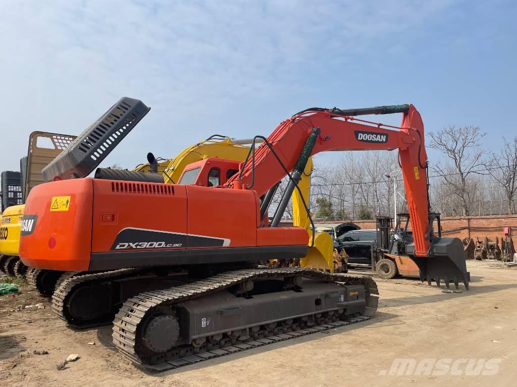 Doosan DX 300 Pásová rýpadla