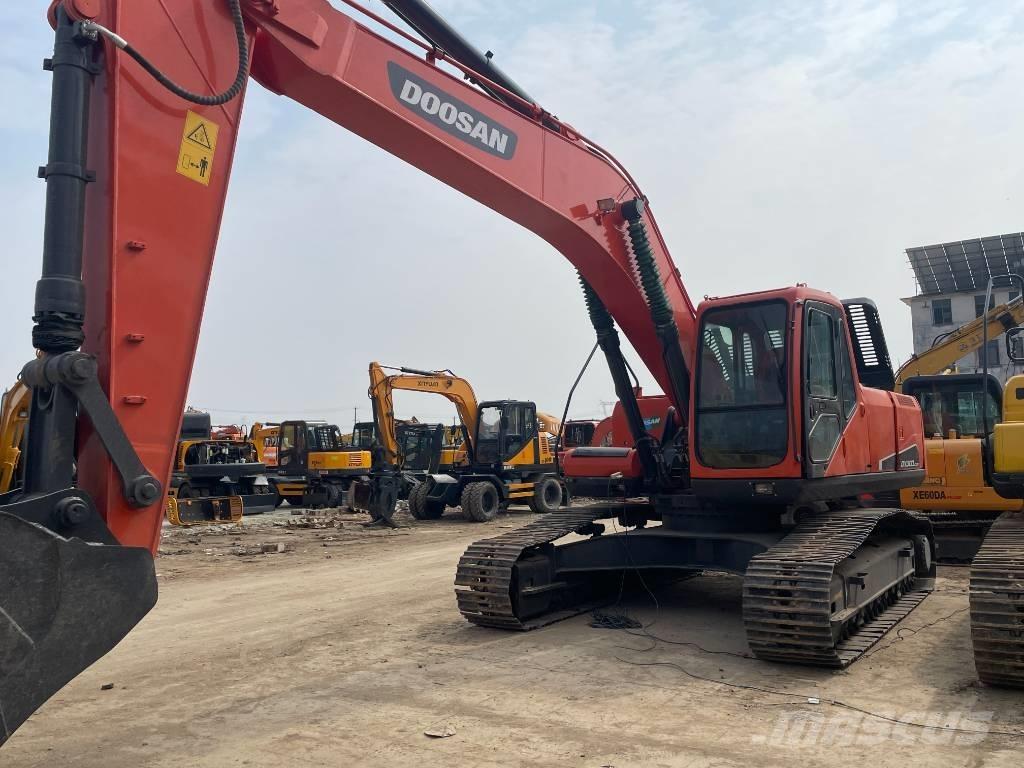 Doosan DX 300 Pásová rýpadla