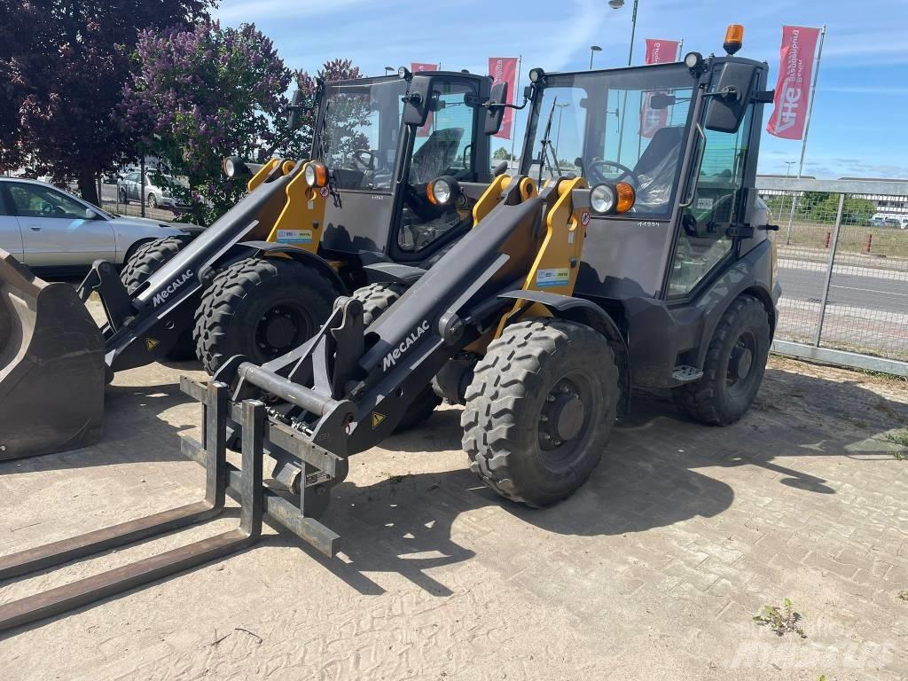 Mecalac AX 700 Kolové nakladače