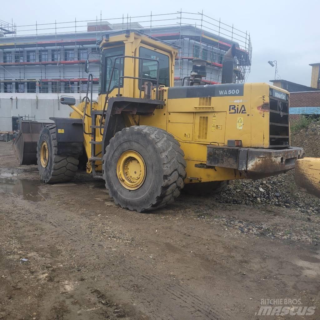 Komatsu WA500 Kolové nakladače