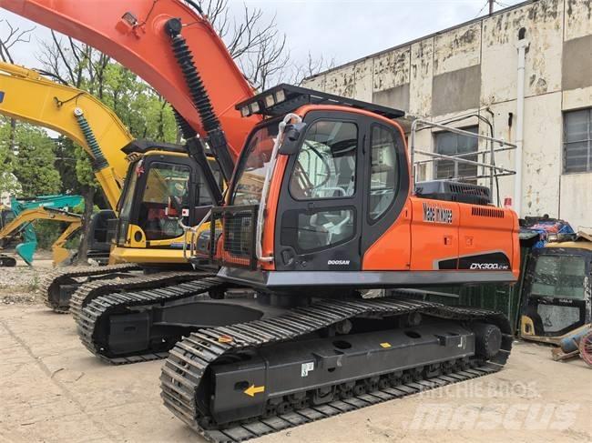 Doosan DX 300 LC Pásová rýpadla