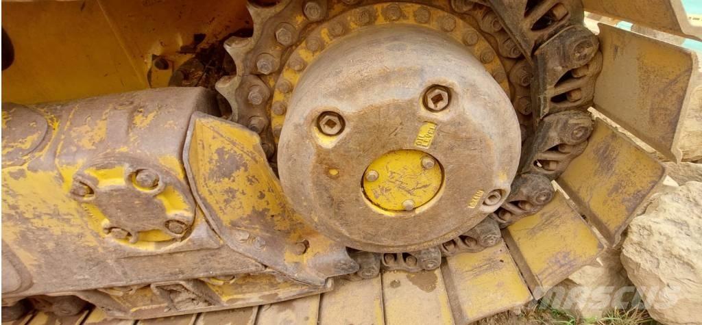 Komatsu D 65 EX-16 Pásové dozery