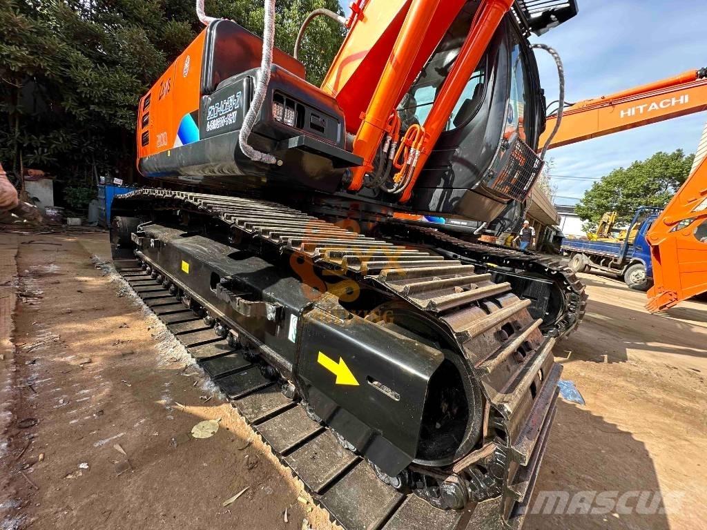 Hitachi EX 200 Pásová rýpadla