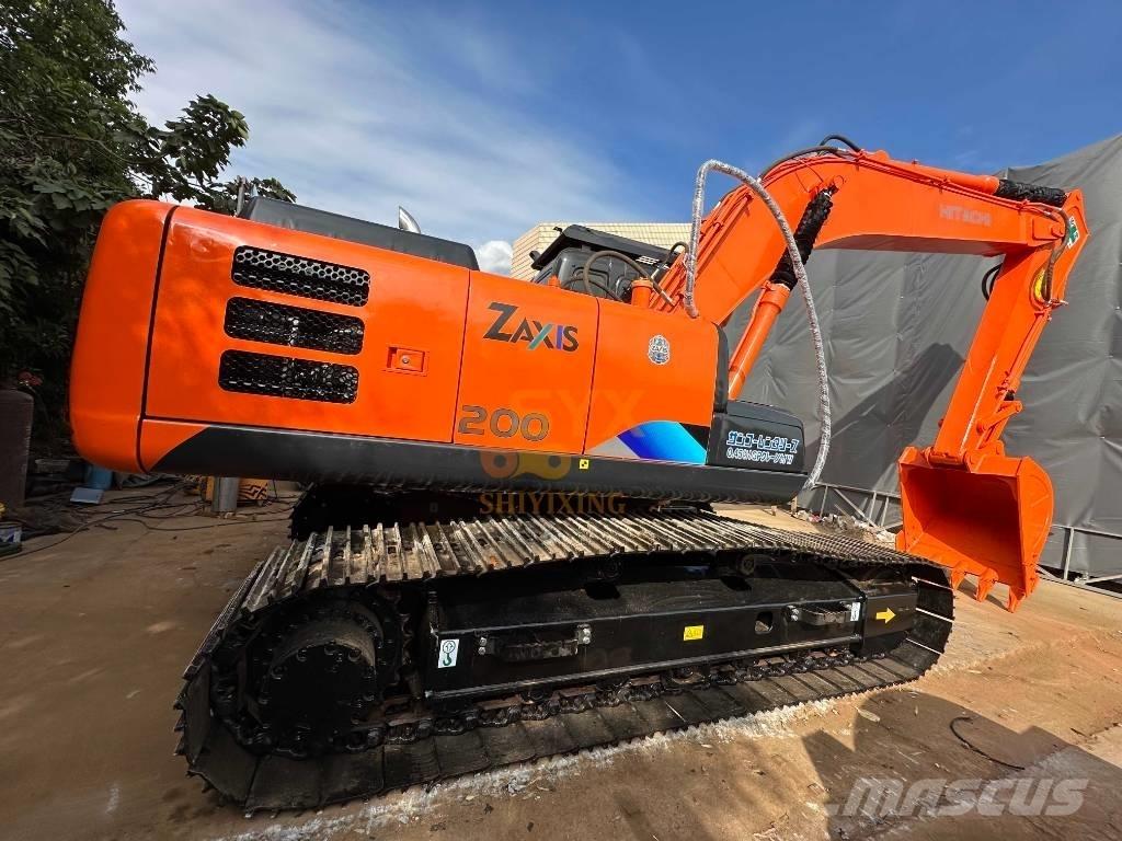 Hitachi EX 200 Pásová rýpadla