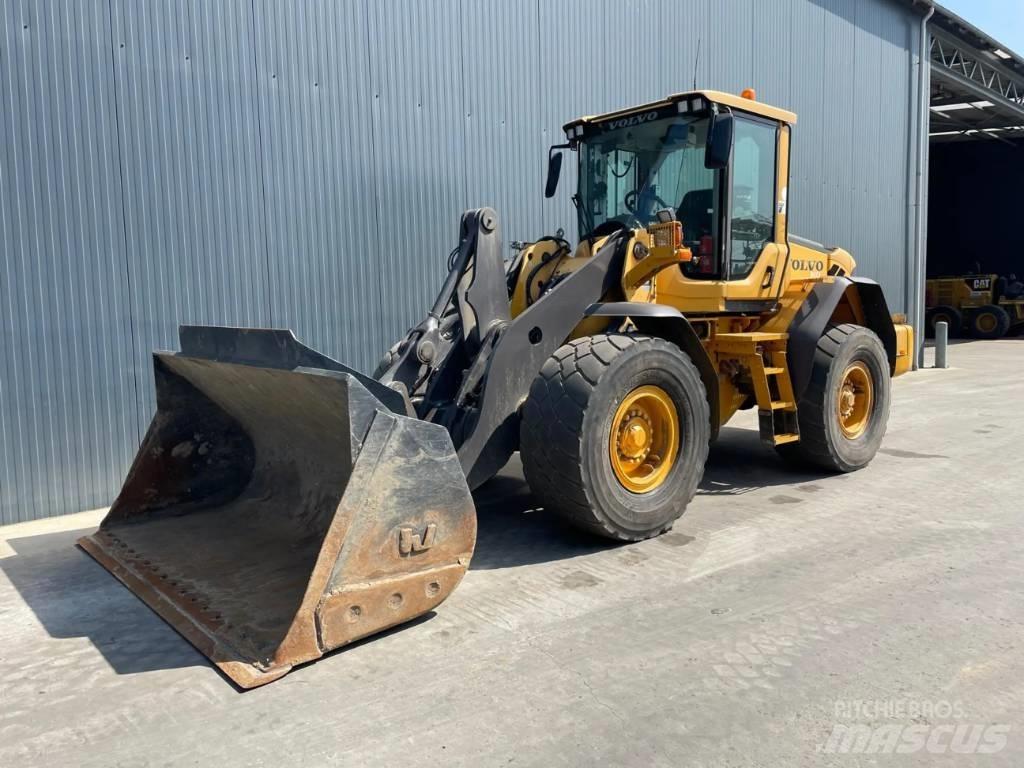 Volvo L90F - 3rd valve Kolové nakladače