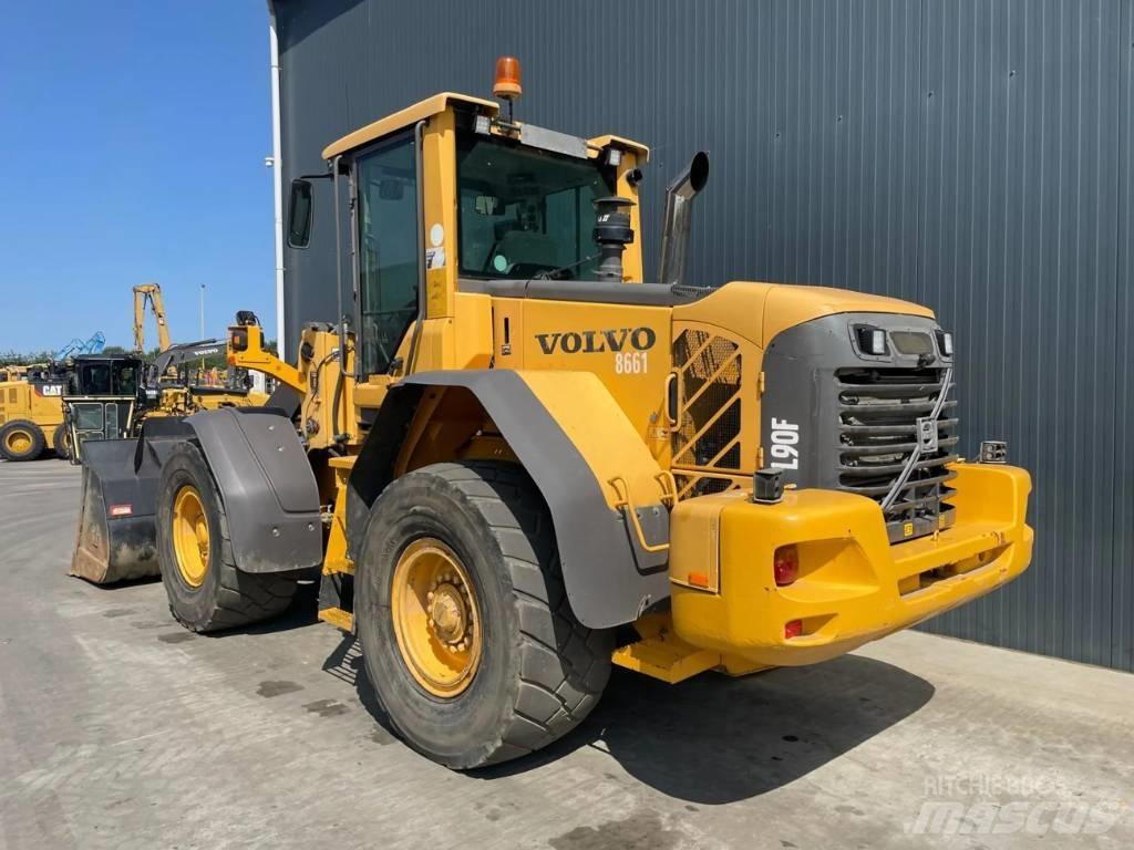 Volvo L90F - 3rd valve Kolové nakladače