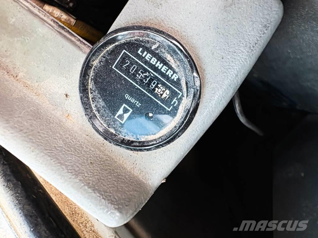 Liebherr R934BHD Pásová rýpadla